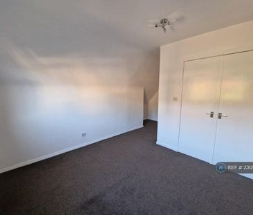 4 bedroom detached house to rent - Photo 6