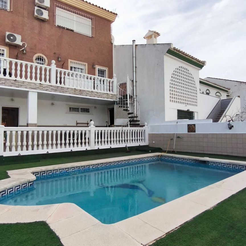 Chalet en alquiler en Malaga - Photo 1