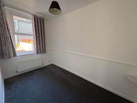 1 bedroom ground floor flat to rent - Photo 2