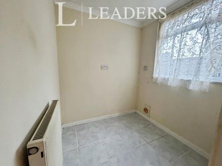 3 bedroom terraced house to rent - Photo 5