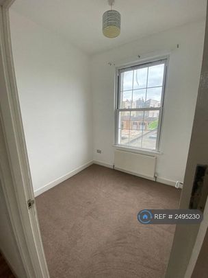 3 bedroom flat to rent - Photo 1