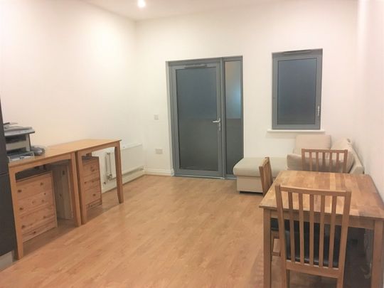 2 Bed Flat, Aqua Vista Square, E3 - Photo 1