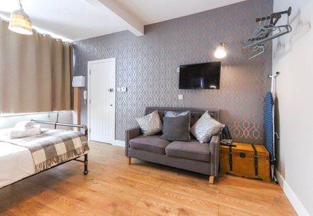 1 Bedroom Home – Medium Let - Photo 4