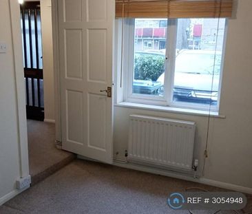 4 bedroom semi-detached house to rent - Photo 5
