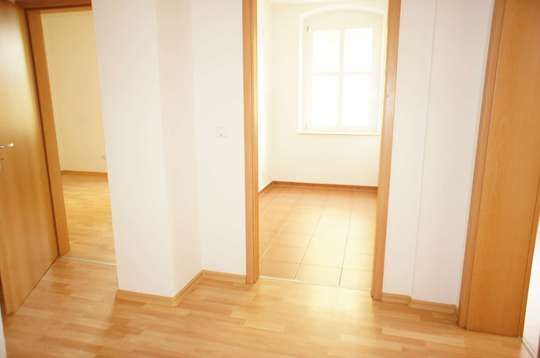 Moderner Grundriss + Laminat + Bezug ab 1.9.mögl. ! - Foto 1