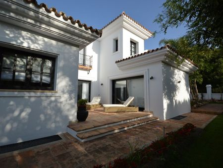 7 bedroom luxury Villa for rent in Marbella, Andalusia - Photo 3