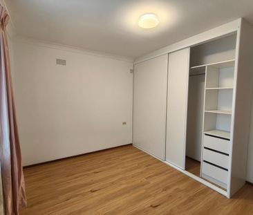 Beautiful house in quiet street - Photo 3