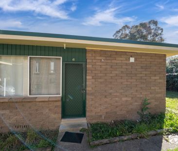 Two bedroom brick unit - Photo 6