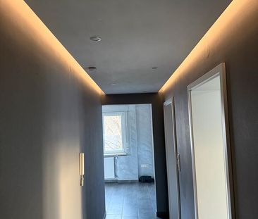 Moderne 3-Zimmer-Wohnung mit 2 Balkonen, Einbauküche & Garage - Photo 6