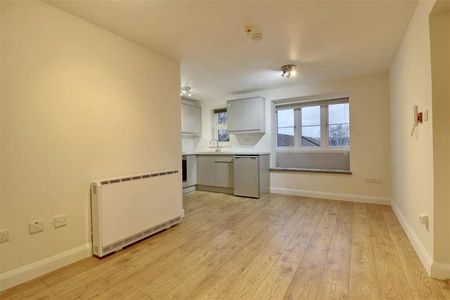 Honeywood Close, Portsmouth, PO3 - Photo 5