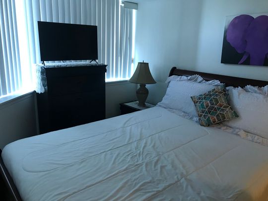 For Lease - 11753 Sheppard Avenue Unit# 420, Toronto, Ontario - Photo 1