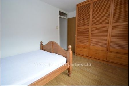 2 Bedroom Student Houses in Leeds - Photo 2