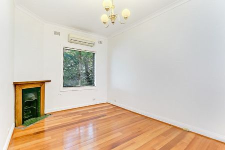 Charming 3-Bedroom Family Home in Tranquil Location - Photo 2