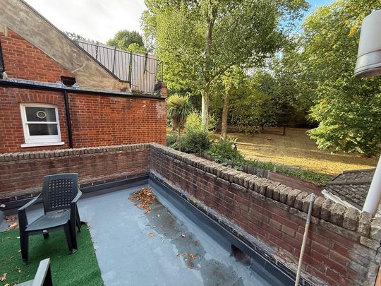 3 bedroom flat to rent - Photo 1