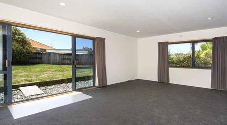 Warm family home - Photo 2