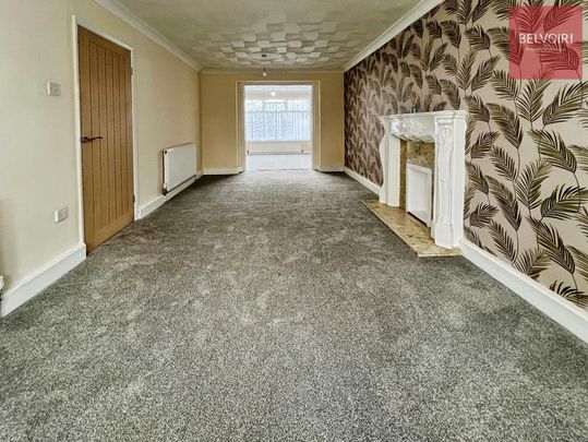 4 bedroom detached house to rent - Photo 1