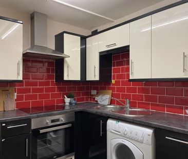 4 Bed - Flat 4, Cathedral Court â€“ 4 Bed - Photo 1