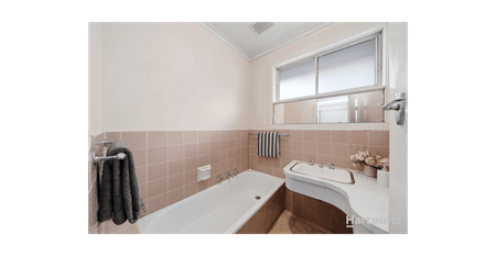 Comfortable Family Home in Prime Box Hill North Location - Photo 3