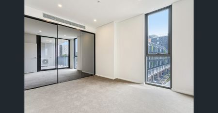 Modern three bedroom apartment in downtown Zetland - Photo 5