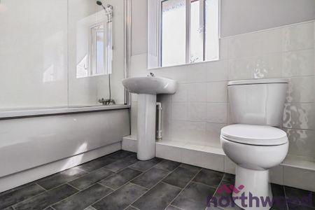 4 bedroom detached house to rent - Photo 5