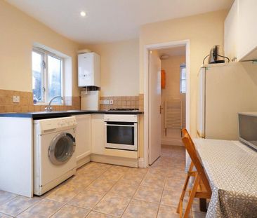 A 1 Bedroom Flat in St Luke`s Road GL53 7JJ - Photo 1