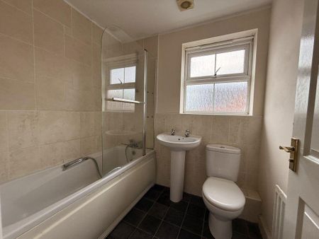4 bedroom semi-detached house to rent - Photo 5