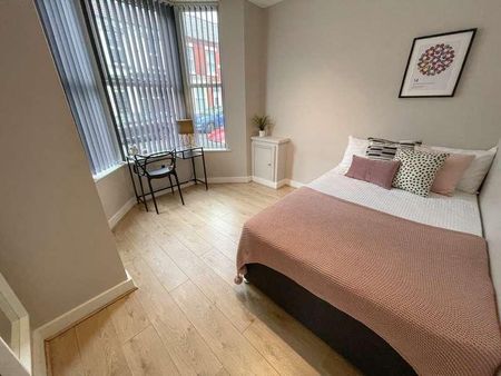 Halsbury Road, L6 - Photo 2