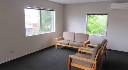 PHILIPSTOWN - 3 BEDROOM 2 BATHROOM NEAR NEW TOWNHOUSE - Photo 3