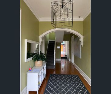 Single room in friendly Share house from $320 per week - Photo 2