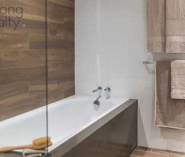 Beautifully Appointed 3 Bedroom Apartment-Mascot Avantra - Photo 4