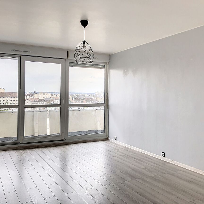 Appartement à louer - REIMS -PLACE LUTON - Photo 1