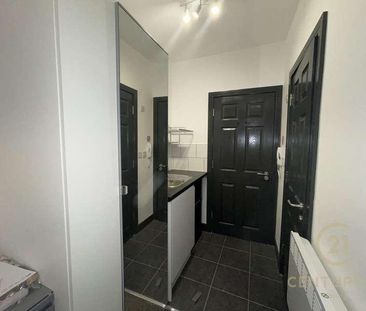 Heston Avenue, TW5 - Photo 1