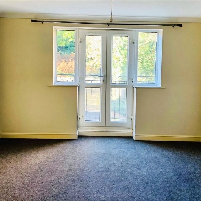 Croft Court, Mount Lane, Rastrick, Brighouse, HD6 - Photo 1