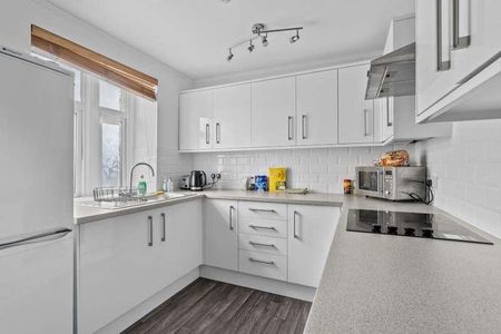 Fellowes Place, Stoke, Plymouth, PL1 - Photo 4