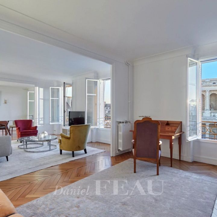 Appartement • Odéon - Photo 1