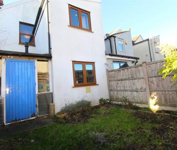 4 bedroom terraced house to rent - Photo 6