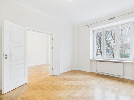 Dwupokojowe, nieumeblowane mieszkanie w kamienicy - Zdjęcie 2