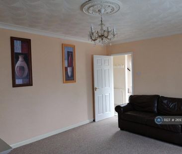 2 bedroom end of terrace house to rent - Photo 1