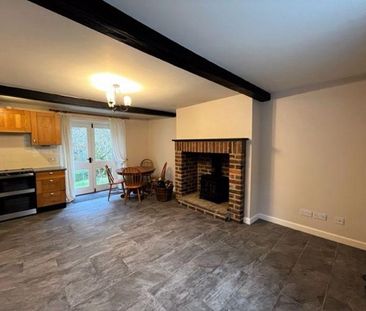 2 bedroom terraced house to rent - Photo 2