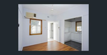 WALKING DISTANCE TO STATION AND SHOPS - Photo 2