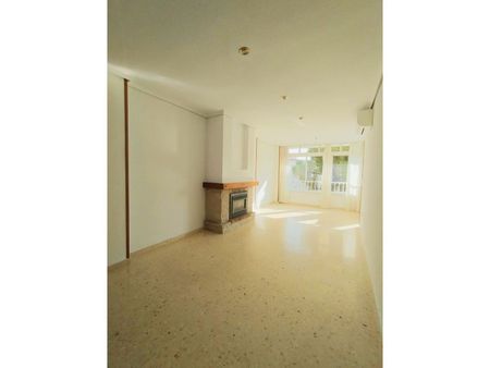 UNFURNISHED APARTMENT, AIR CONDITIONING, COMMUNITY POOL, PARKING, TERRACE, FIREPLACE - Photo 3