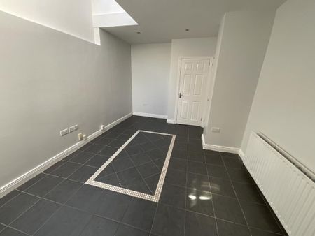 41 Surrey Street, Belfast, BT9 7FR - Photo 5