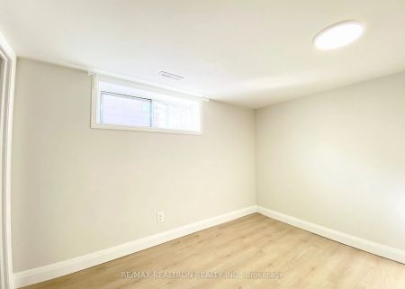 728 Danforth Road #Lwr - Photo 4