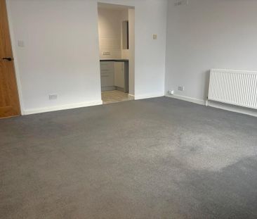 2 bedroom ground floor maisonette to rent - Photo 6