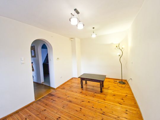 Do wynajęcia – niewielki dom z garażem i ogrodem - Photo 1