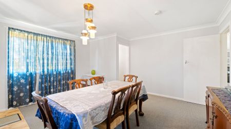 Available Now - Spacious 3 Bedroom Unit in Prime Location - Photo 3