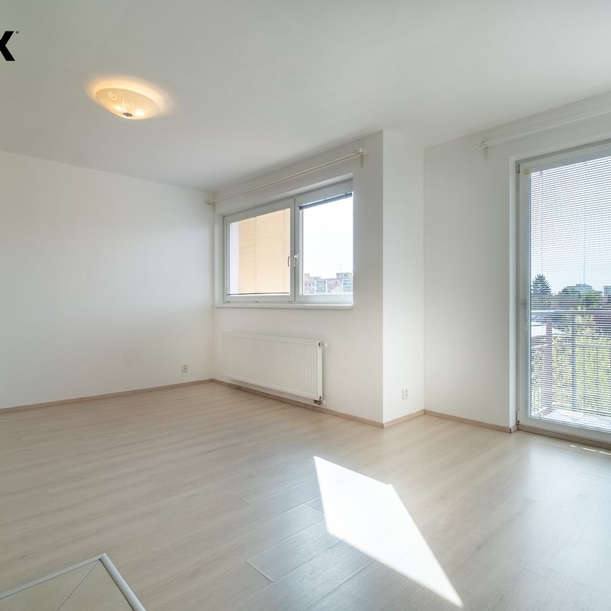 Pronájem bytu 1+kk v osobním vlastnictví 37 m², Praha 9 - Letňany - Photo 1