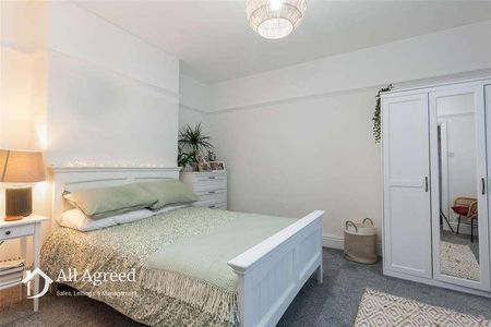 The Old Pond, Ilkeston Road, Marlpool, DE75 - Photo 4