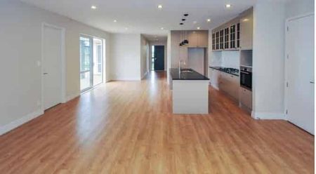Style, comfort & seaviews in Long Bay - Photo 2
