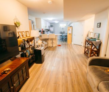 2 BEDROOMS LOWER UNIT IN ST. CATHARINES!!! - Photo 4